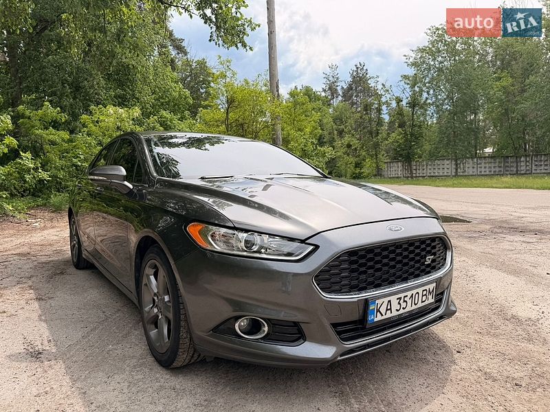 Седан Ford Fusion 2015 в Києві