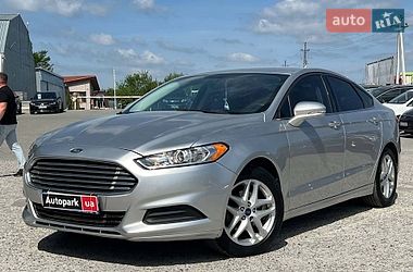 Седан Ford Fusion 2015 в Львові