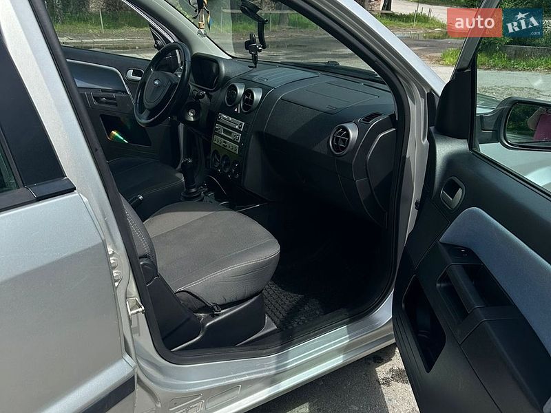 Хетчбек Ford Fusion 2005 в Звягелі