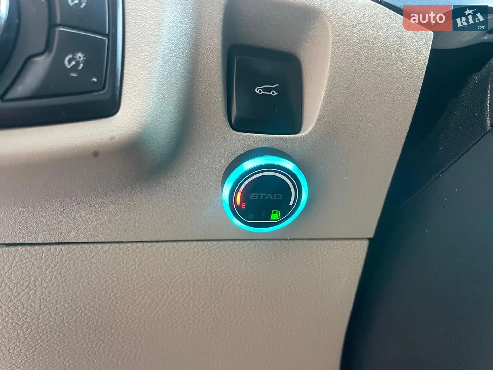 2016 Ford Fusion - мініатюра 25