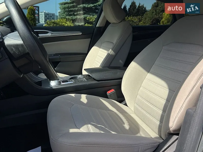 Ford Fusion 2020 VIN 3FA6P0G71LR197358 фото оголошення 10 з 73
