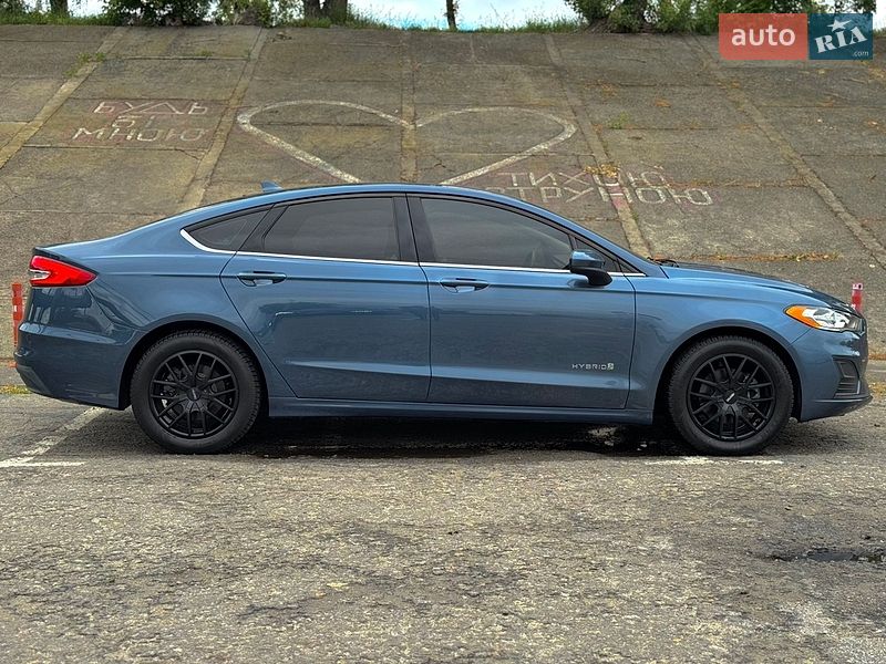 Седан Ford Fusion 2018 в Києві