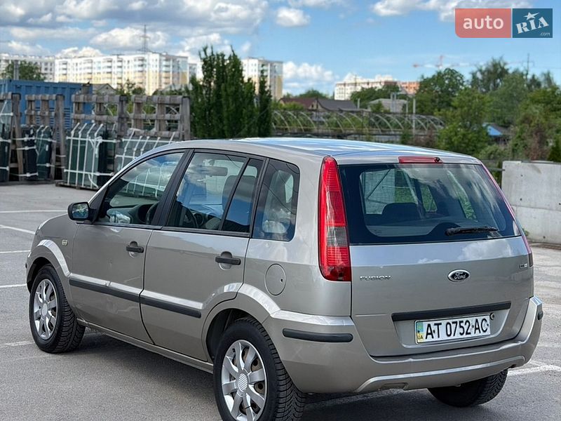 Хэтчбек Ford Fusion 2004 в Киеве