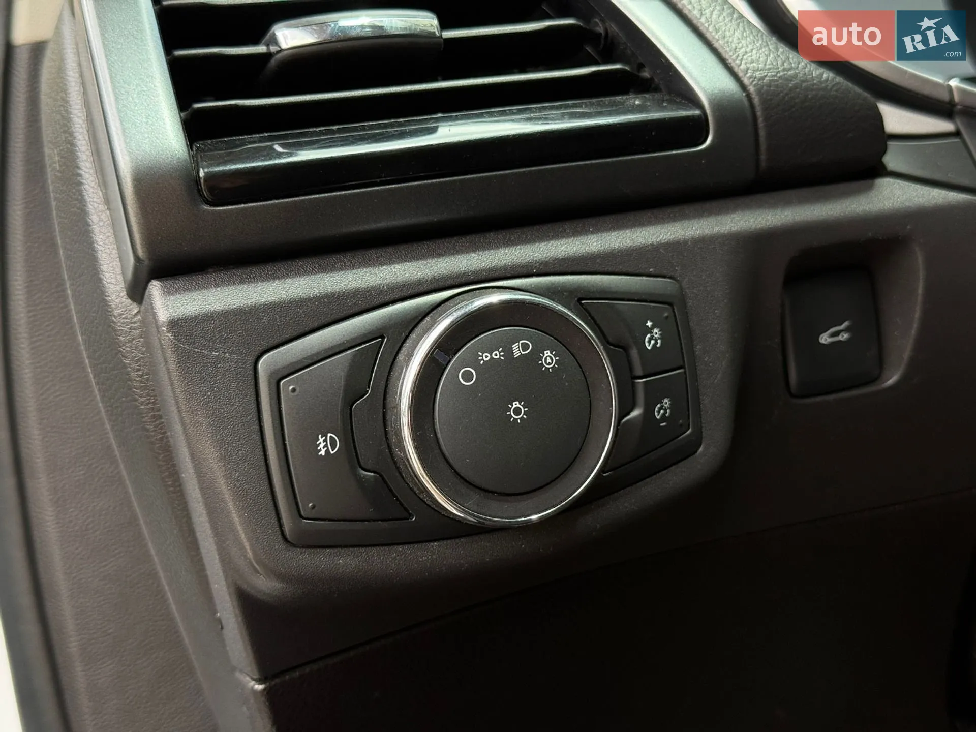 2015 Ford Fusion - мініатюра 48