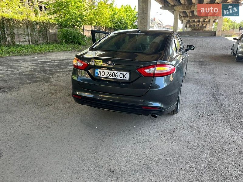 Седан Ford Fusion 2015 в Мукачевому