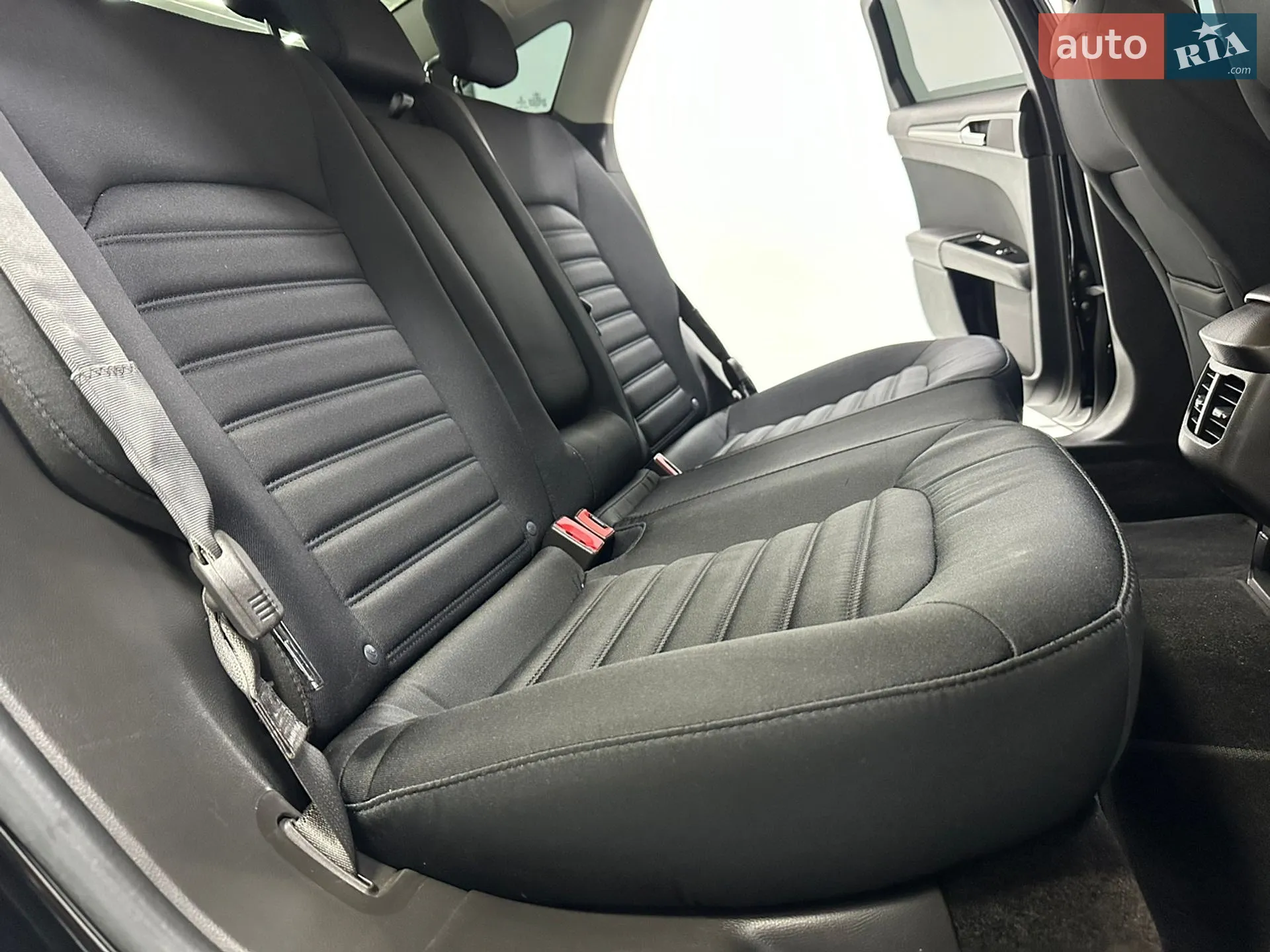 2015 Ford Fusion - мініатюра 33