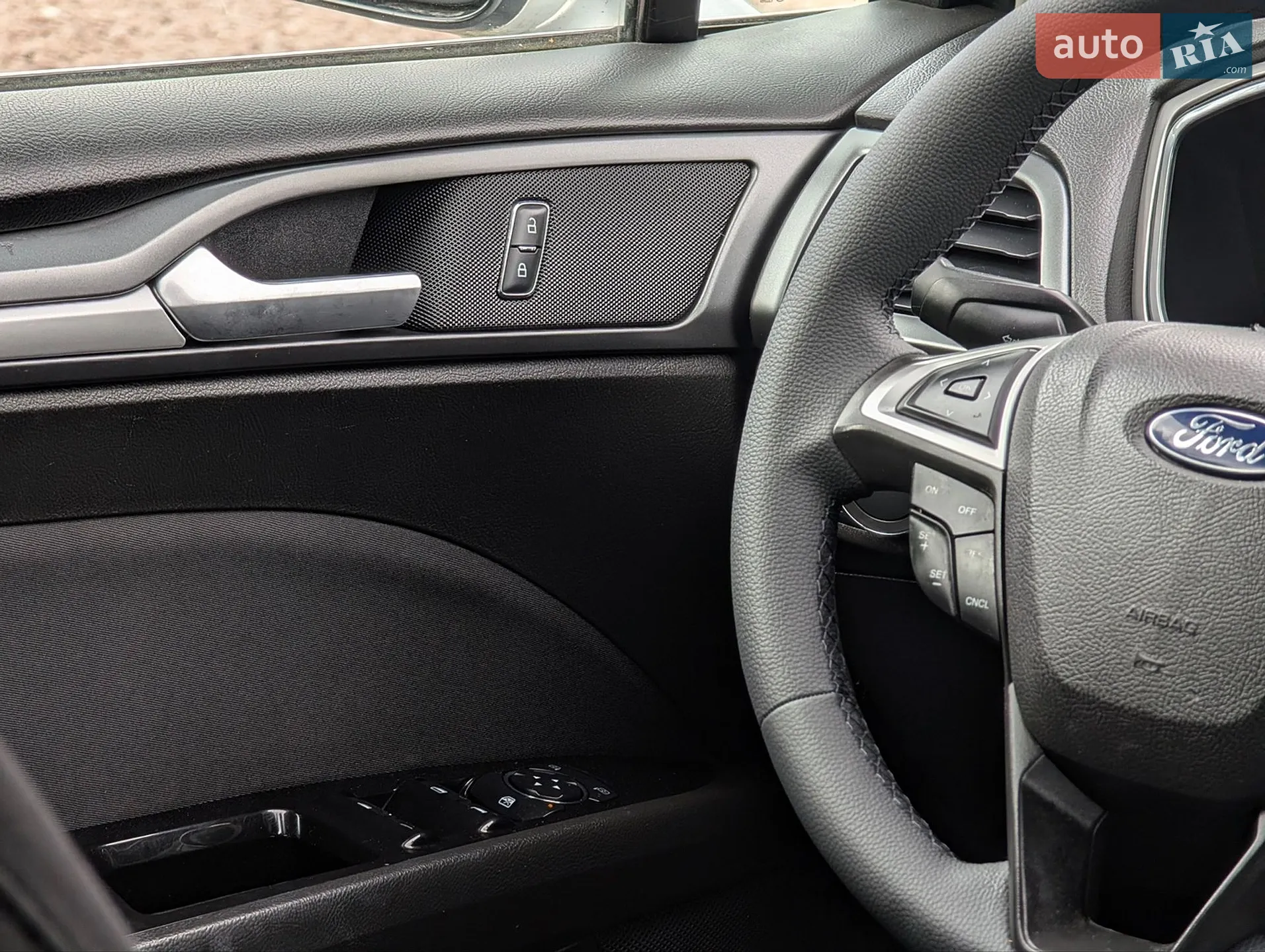 2016 Ford Fusion - мініатюра 34