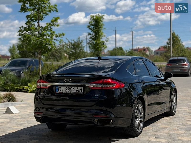 Седан Ford Fusion 2017 в Пустомитах