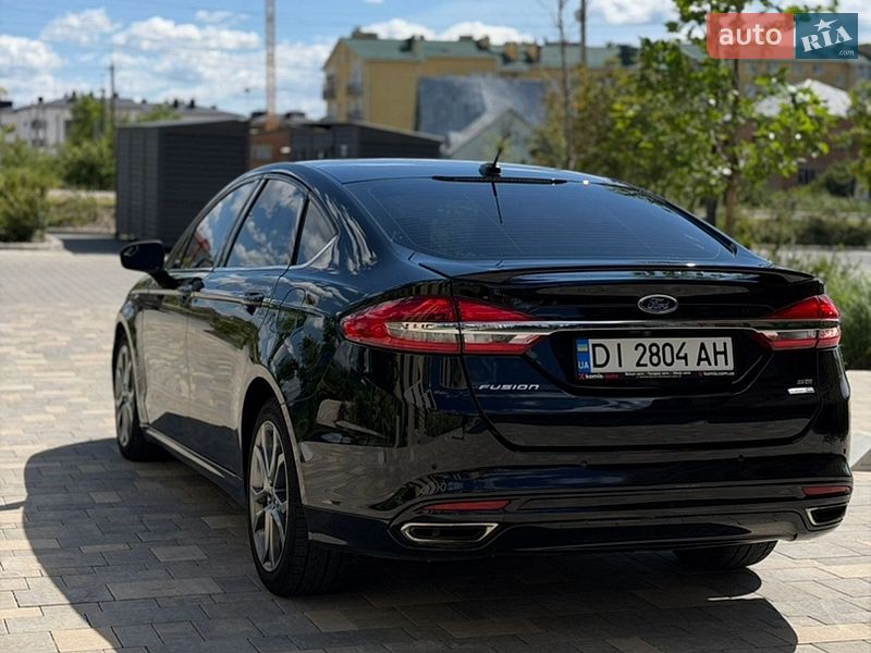 Седан Ford Fusion 2017 в Пустомитах