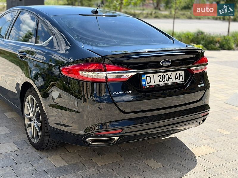 Седан Ford Fusion 2017 в Пустомитах