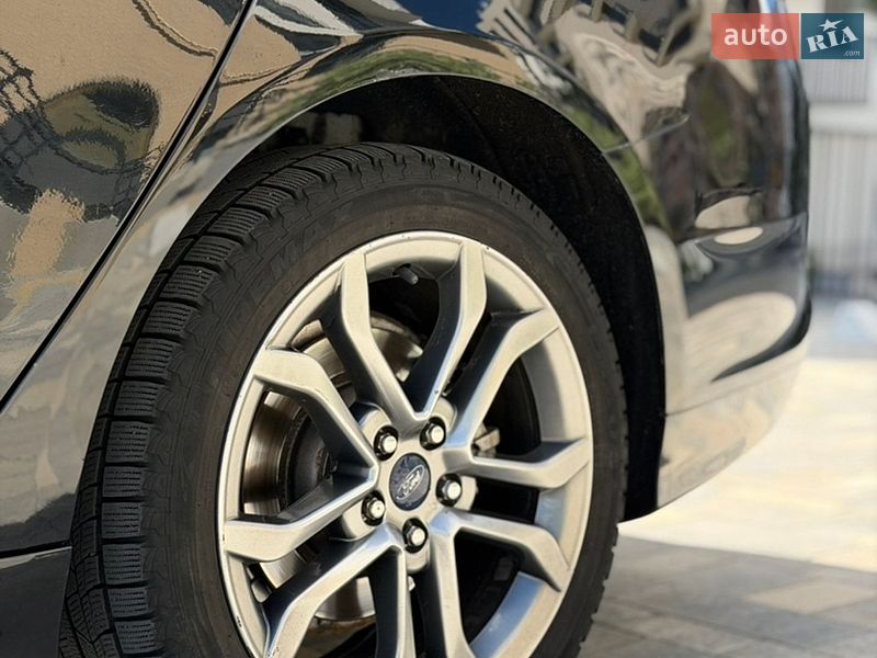 Седан Ford Fusion 2017 в Пустомитах