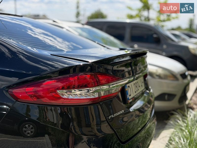 Седан Ford Fusion 2017 в Пустомитах