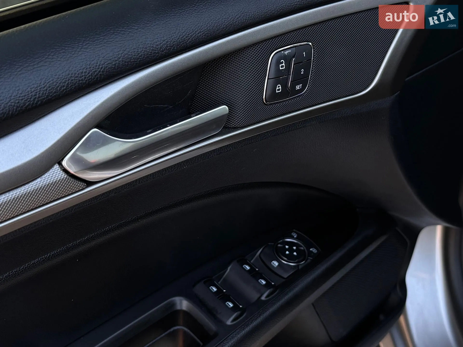 2020 Ford Fusion - мініатюра 25