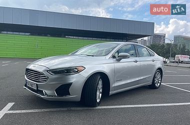 Седан Ford Fusion 2018 в Киеве