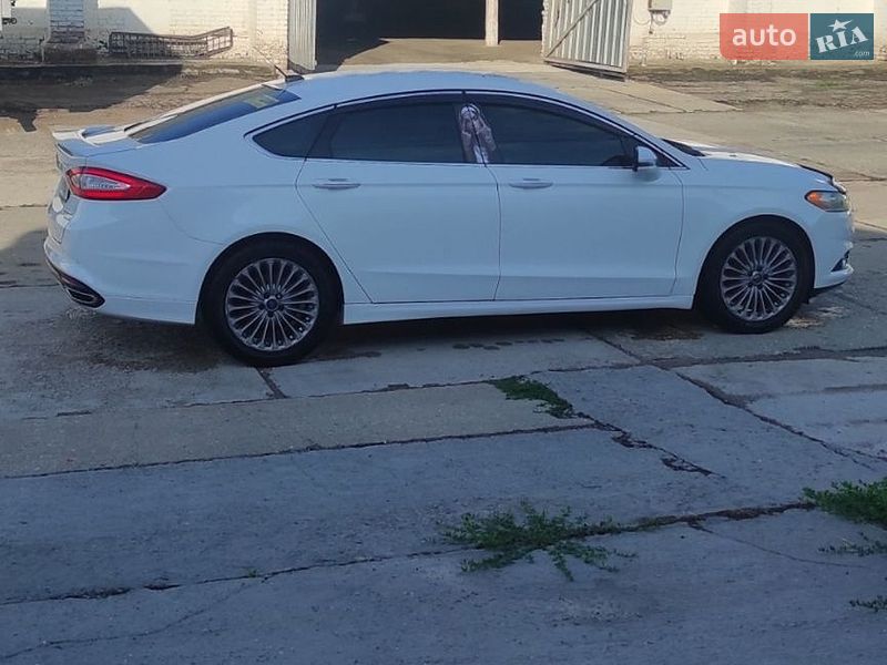 Седан Ford Fusion 2014 в Долинській