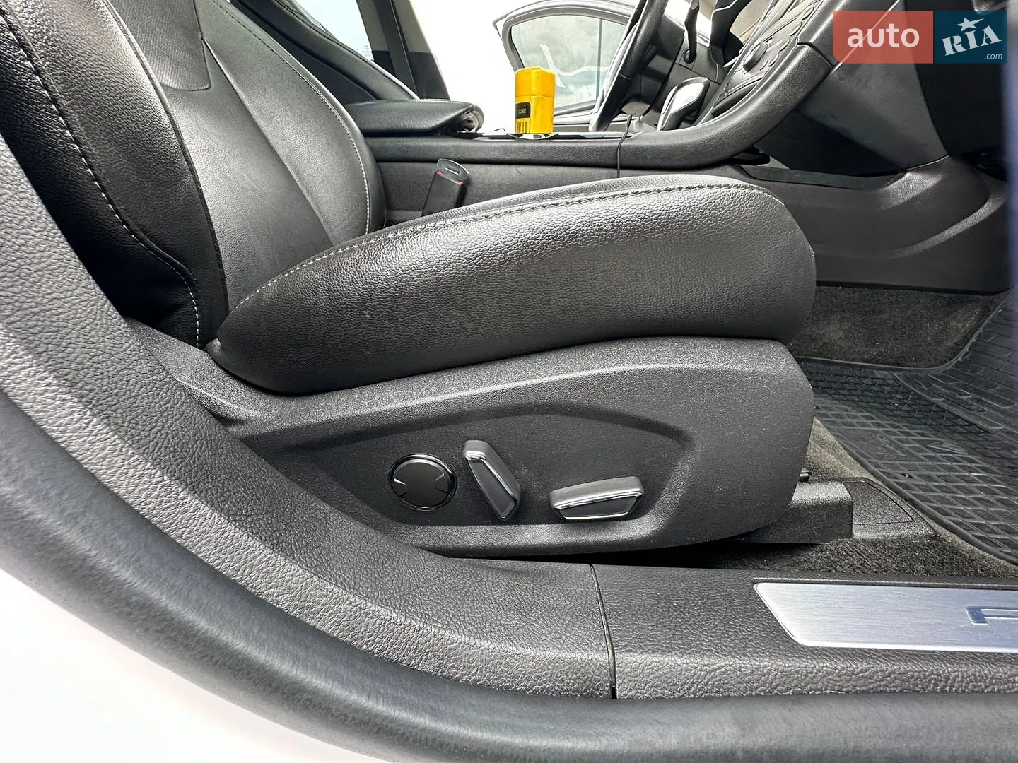 2016 Ford Fusion - мініатюра 31