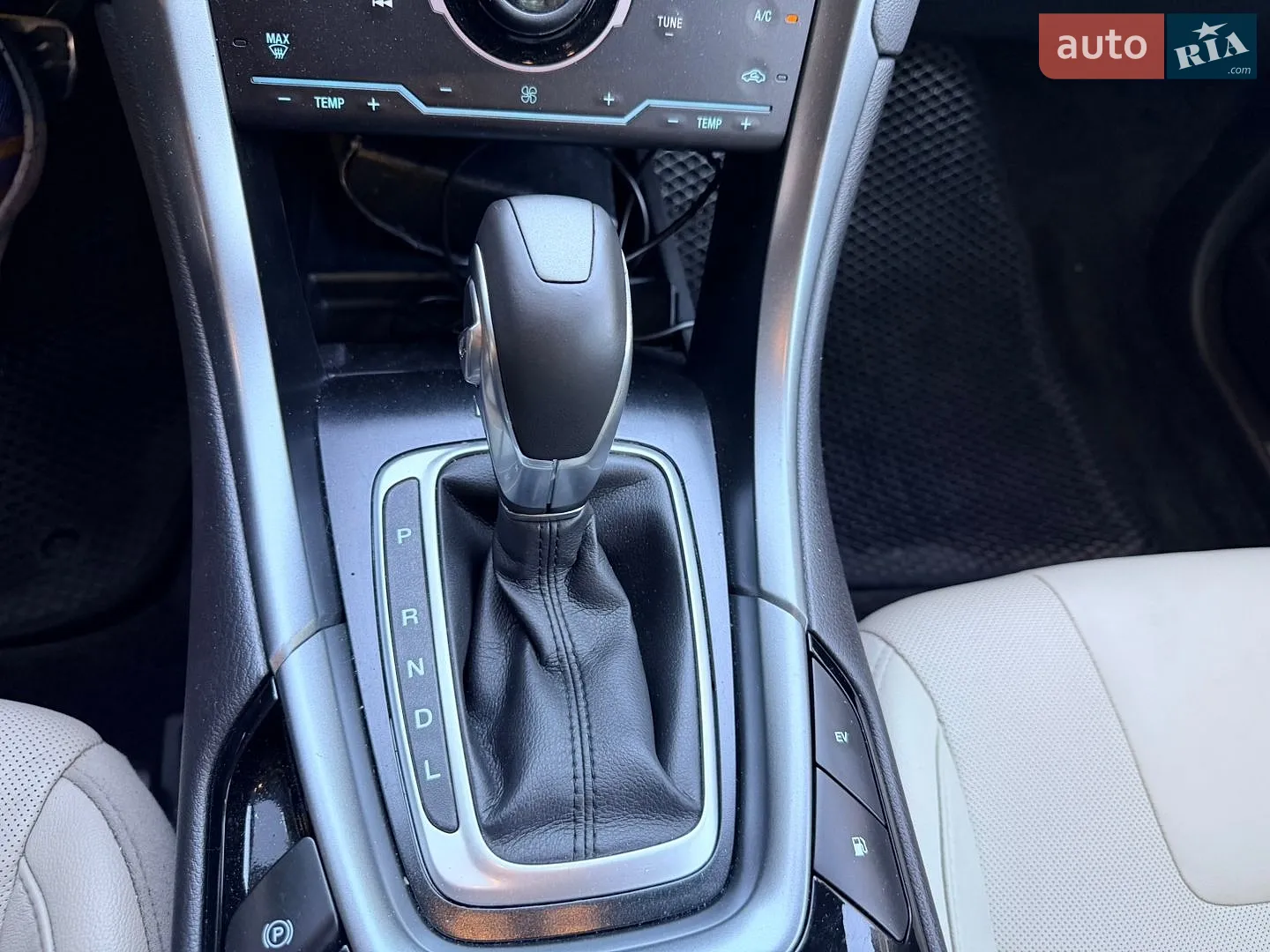2014 Ford Fusion - мініатюра 29