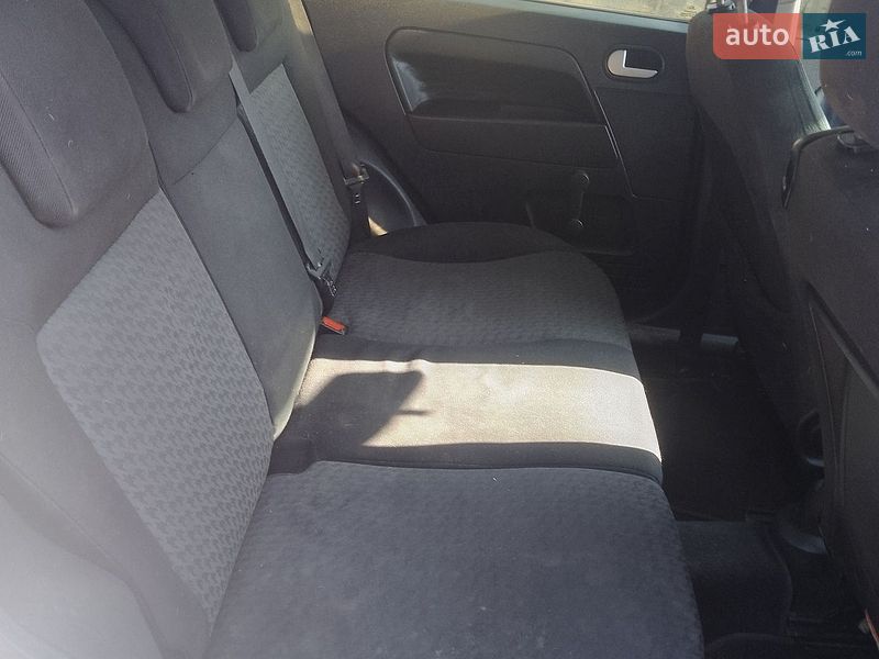 Хэтчбек Ford Fusion 2003 в Одессе