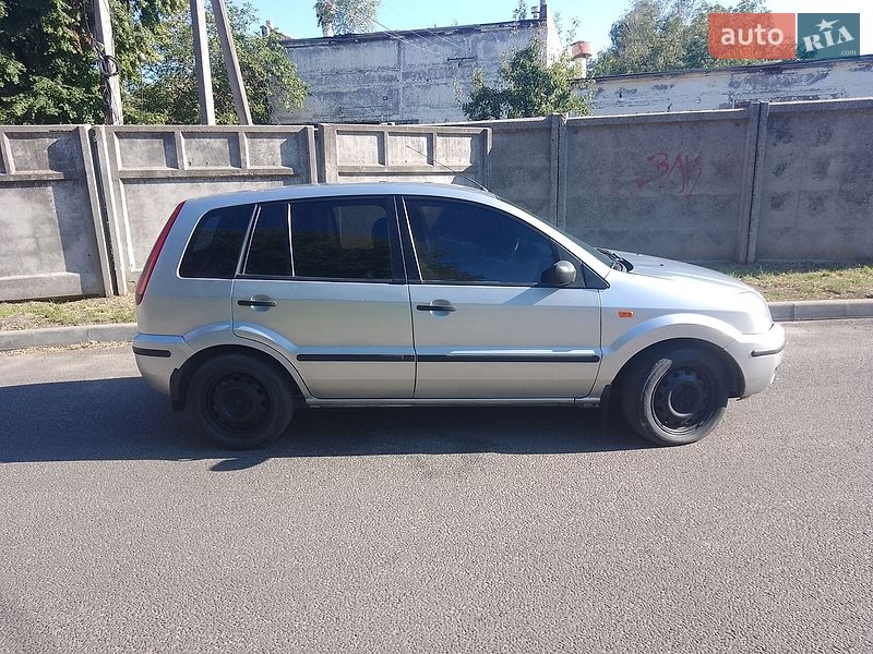 Хэтчбек Ford Fusion 2003 в Одессе