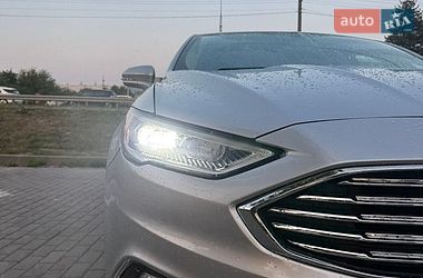 Седан Ford Fusion 2016 в Львове