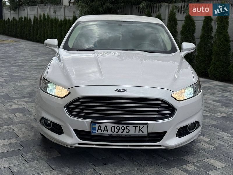 Седан Ford Fusion 2014 в Ровно