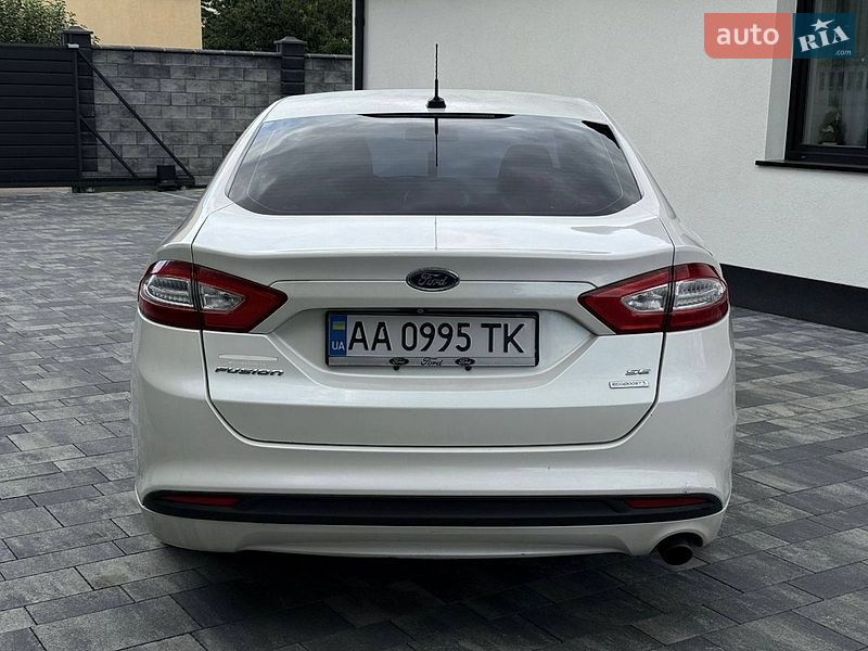 Седан Ford Fusion 2014 в Ровно