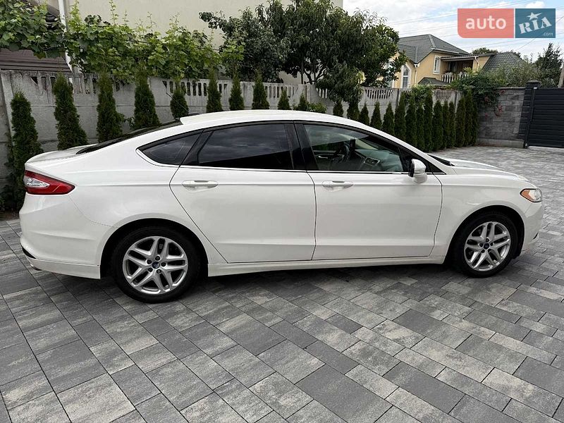 Седан Ford Fusion 2014 в Ровно