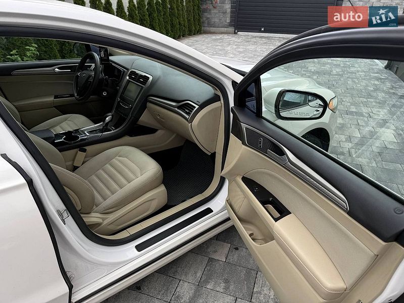 Седан Ford Fusion 2014 в Ровно