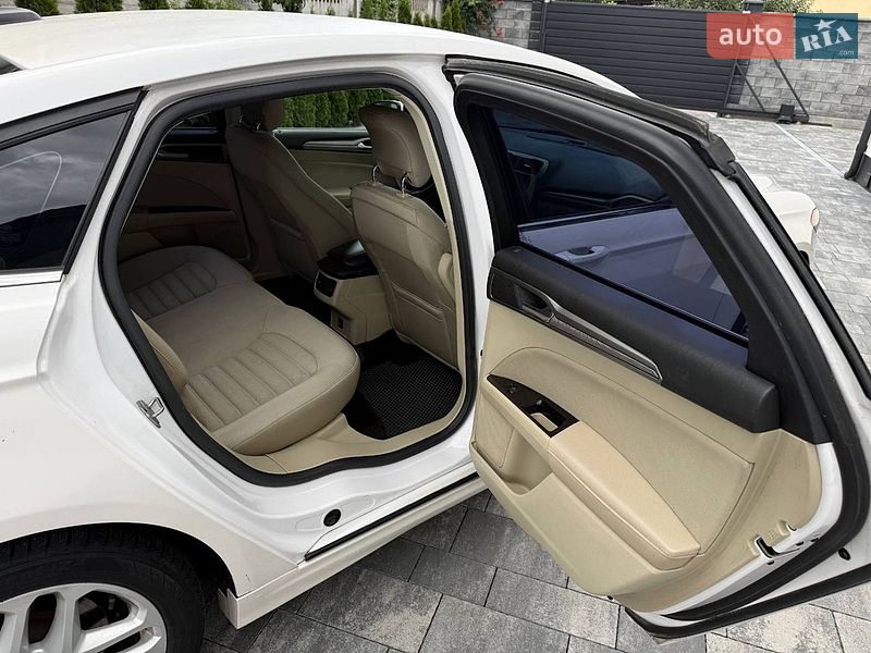 Седан Ford Fusion 2014 в Ровно