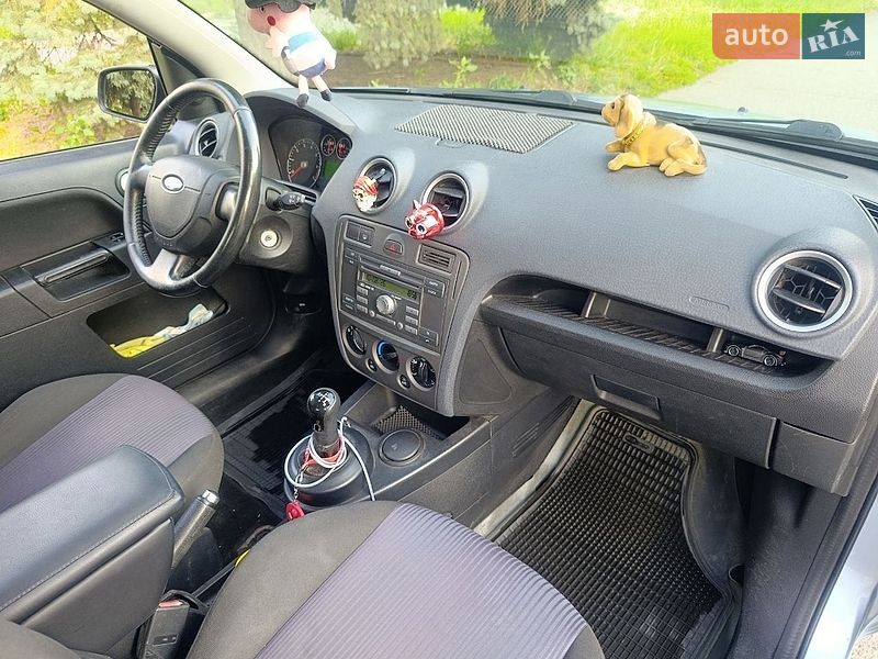 Хетчбек Ford Fusion 2008 в Дніпрі