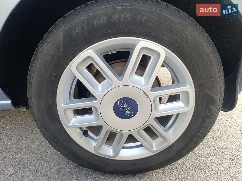 Хетчбек Ford Fusion 2008 в Дніпрі