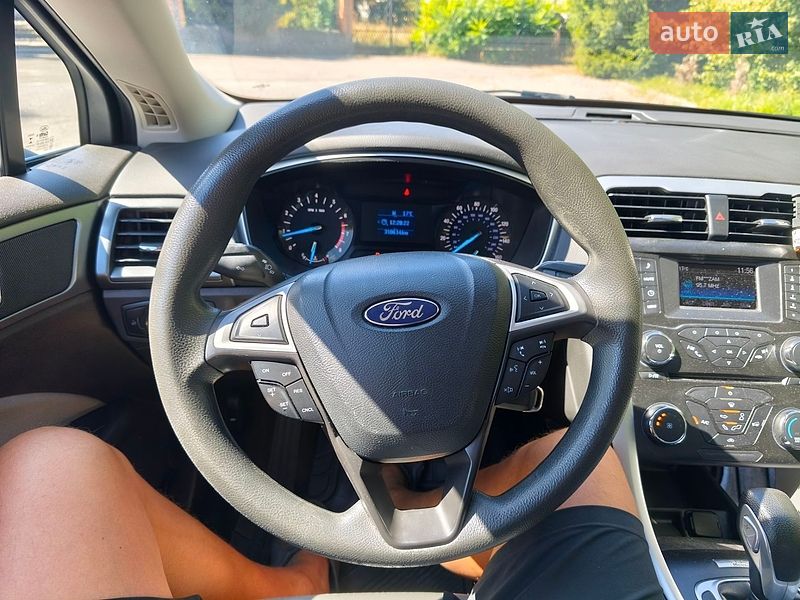 Седан Ford Fusion 2014 в Прилуках