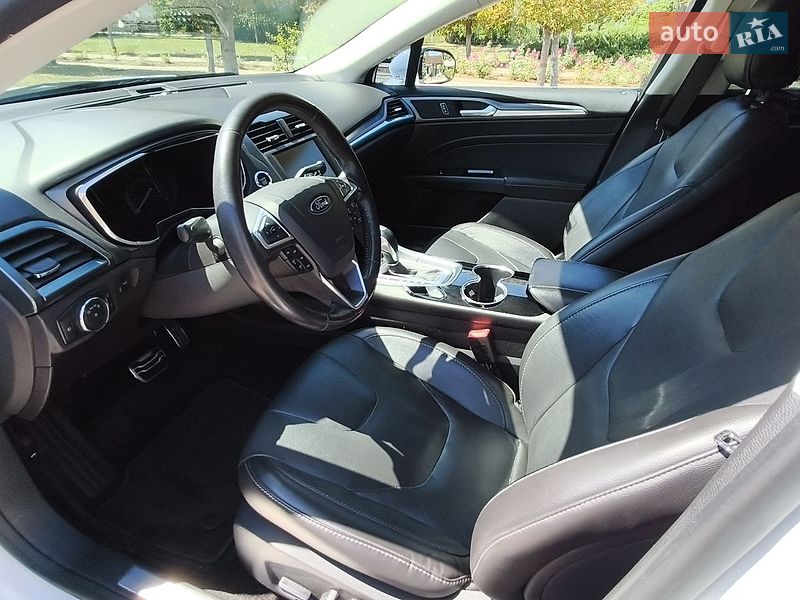 Седан Ford Fusion 2015 в Одесі