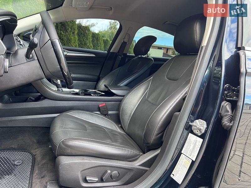Седан Ford Fusion 2014 в Львове