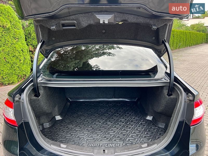 Седан Ford Fusion 2014 в Львове