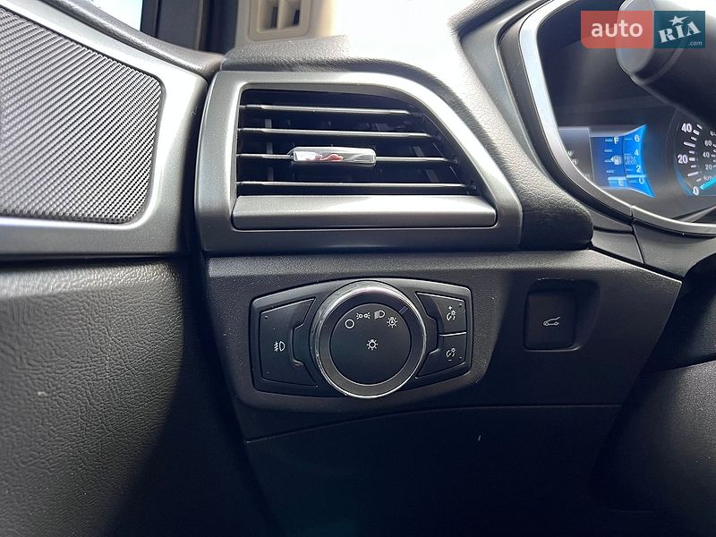 Седан Ford Fusion 2014 в Львове