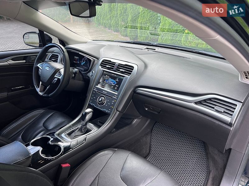 Седан Ford Fusion 2014 в Львове