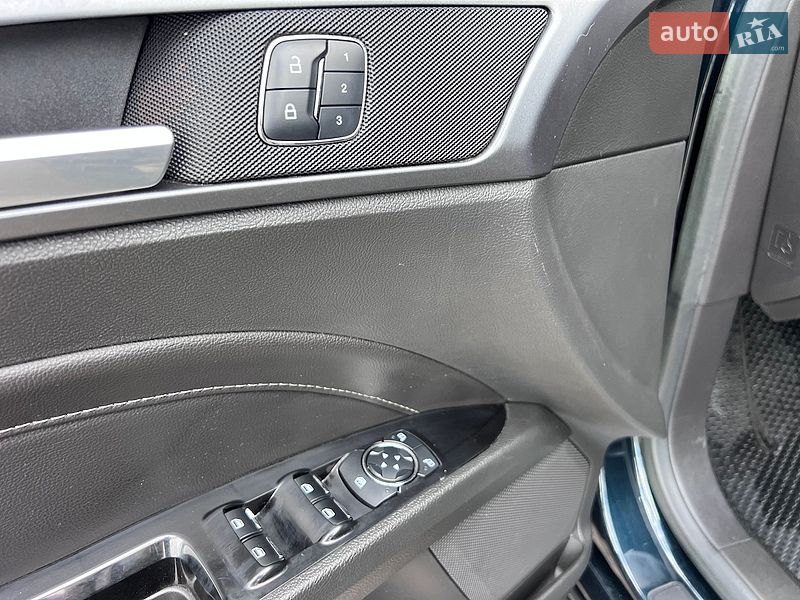 Седан Ford Fusion 2014 в Львове