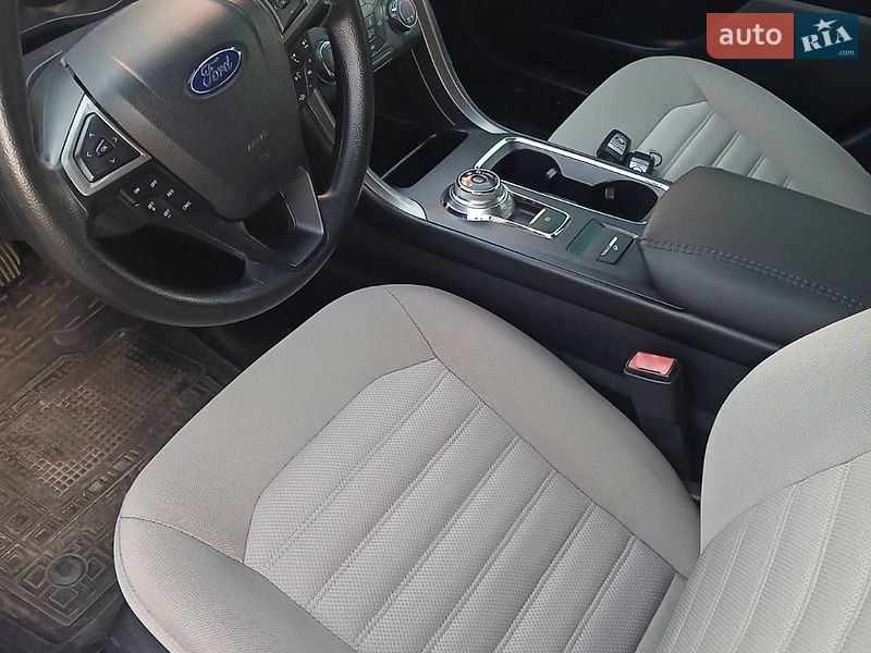 Седан Ford Fusion 2016 в Лубнах