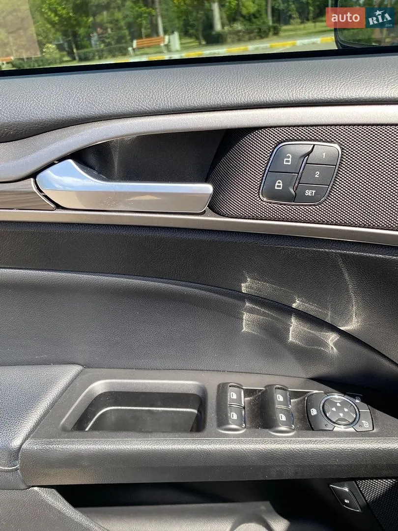 2017 Ford Fusion - мініатюра 16