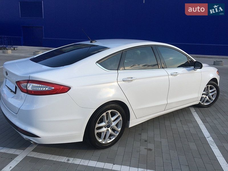 Седан Ford Fusion 2013 в Одесі