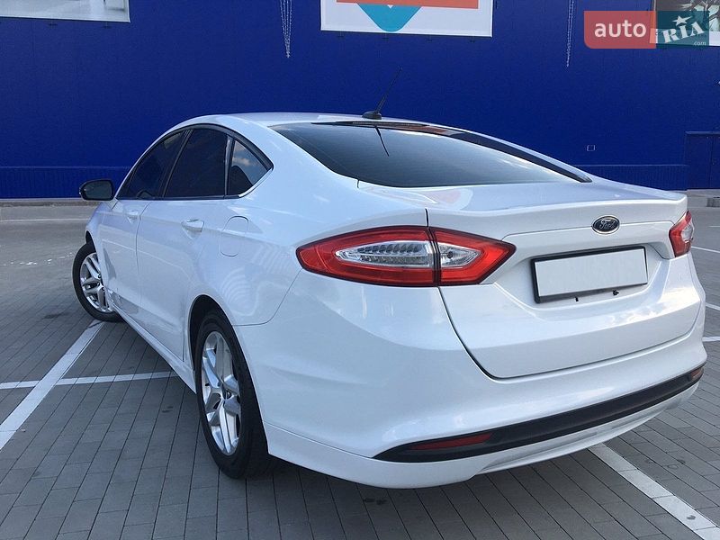 Седан Ford Fusion 2013 в Одесі