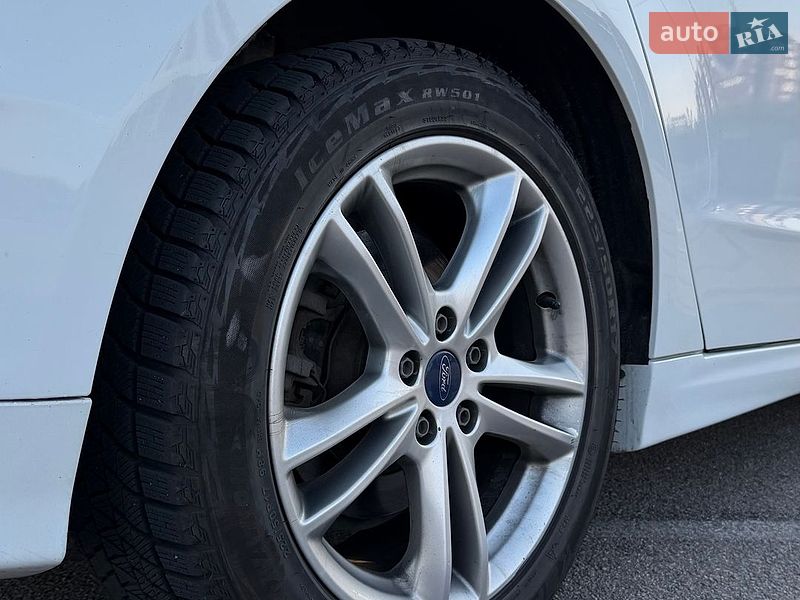 Седан Ford Fusion 2015 в Києві