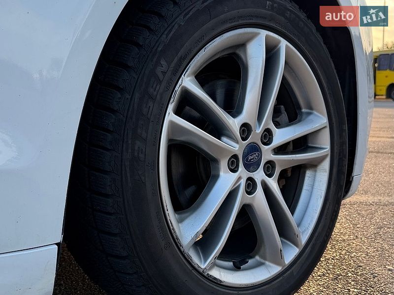 Седан Ford Fusion 2015 в Києві