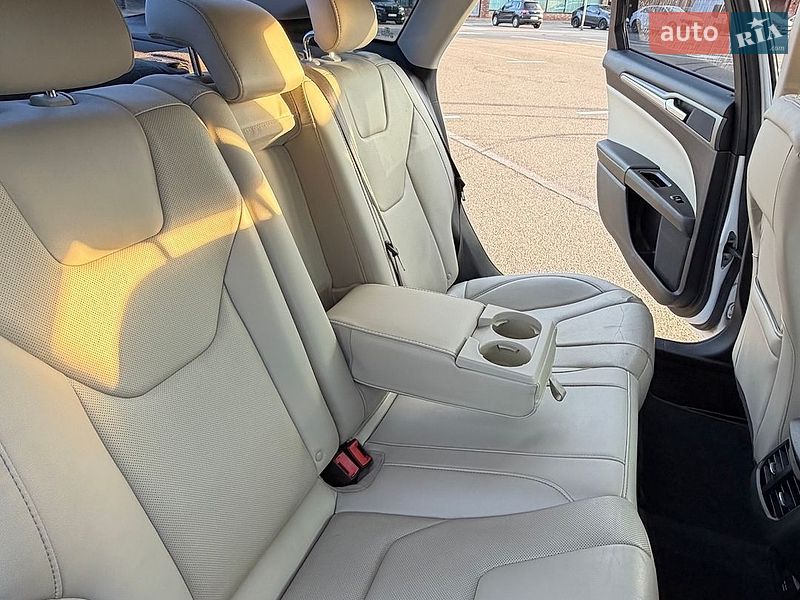 Седан Ford Fusion 2015 в Києві