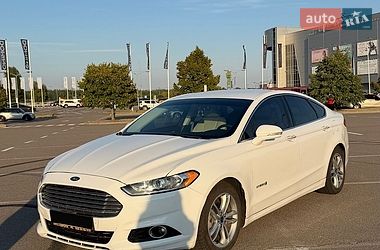 Седан Ford Fusion 2015 в Києві