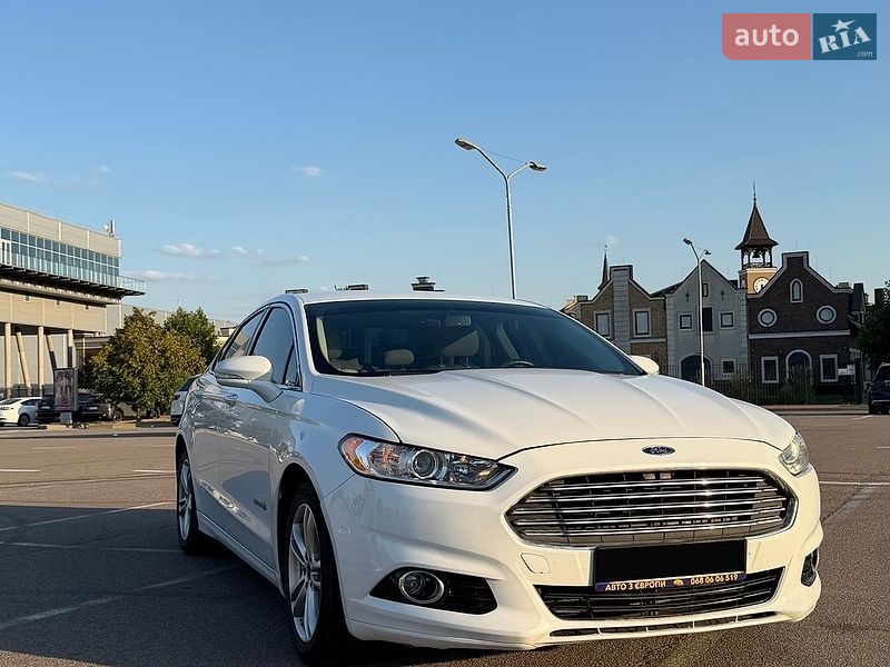 Седан Ford Fusion 2015 в Києві