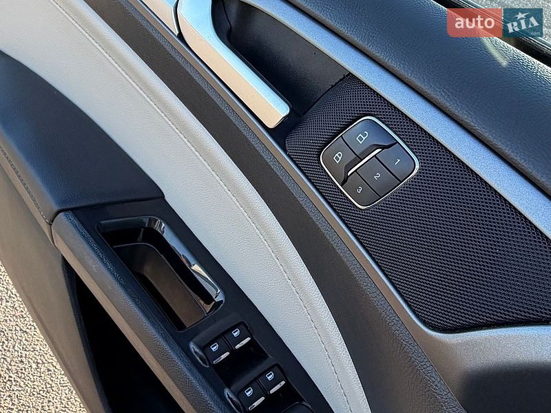 Седан Ford Fusion 2015 в Києві