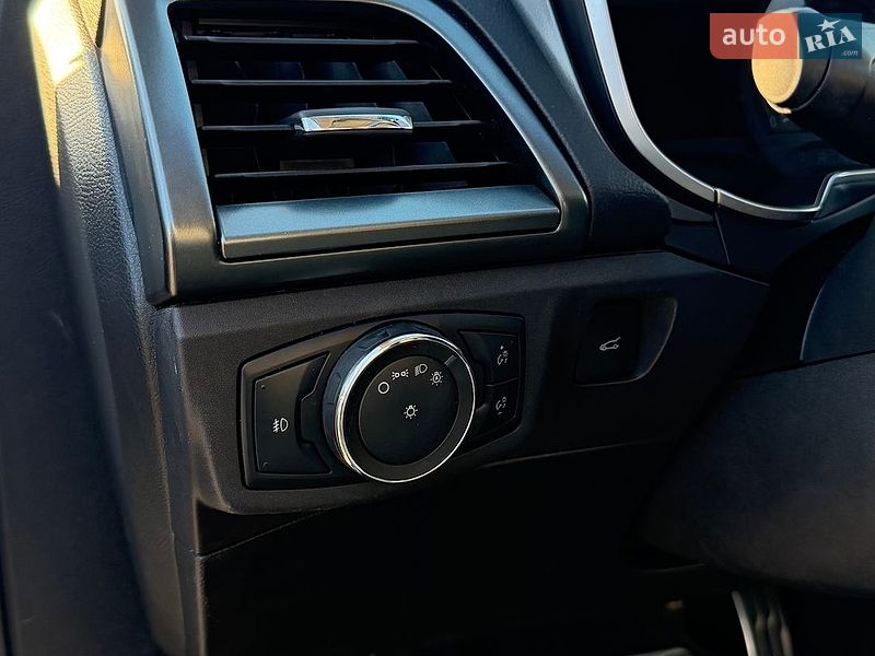 Седан Ford Fusion 2015 в Києві