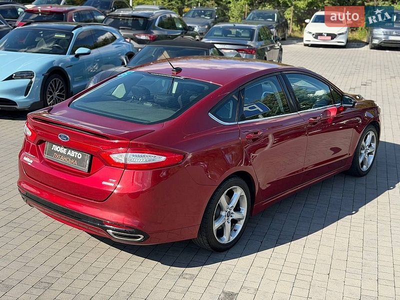Седан Ford Fusion 2015 в Львові